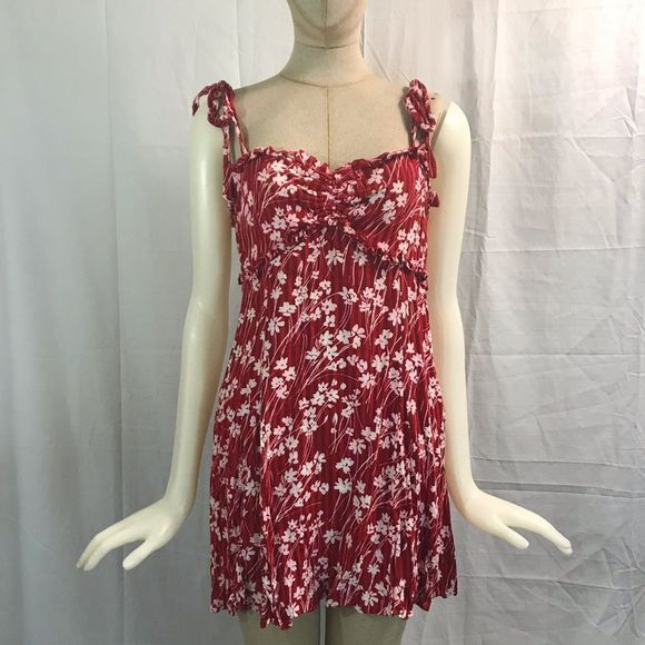 FREE PEOPLE Size 4 Love Like This Red Floral Mini Dress; Preloved - Picture 1 of 8